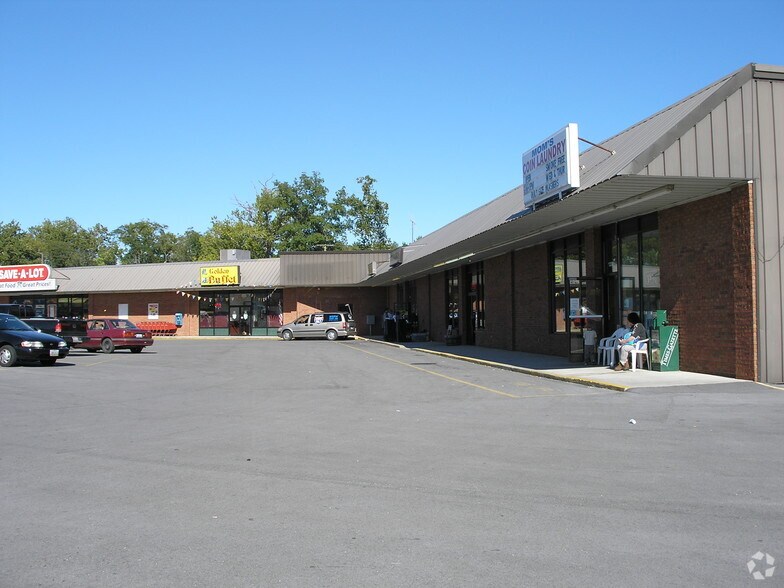 More Photos Of 1088-1100 N High St, Hillsboro General Retail For Lease