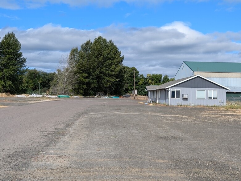 More Photos Of 310 S 9th St, Philomath Industrial For Sale