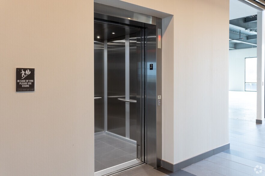 More Photos Of 3601 S Congress Ave, Austin Office For Lease