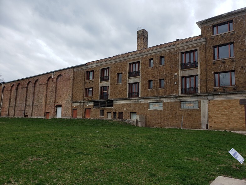 More Photos Of 721 E State St, Rockford, Rockford Apartments For Sale