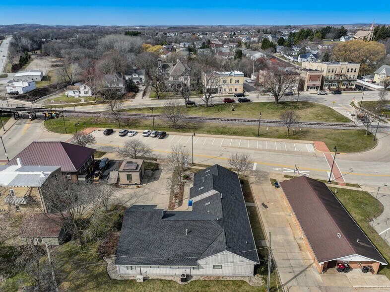 More Photos Of 111-113 Depot, Johnson Creek Medical For Sale