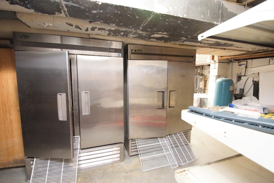 More Photos Of 7094 Eastlake Rd, Lisbon Restaurant For Sale