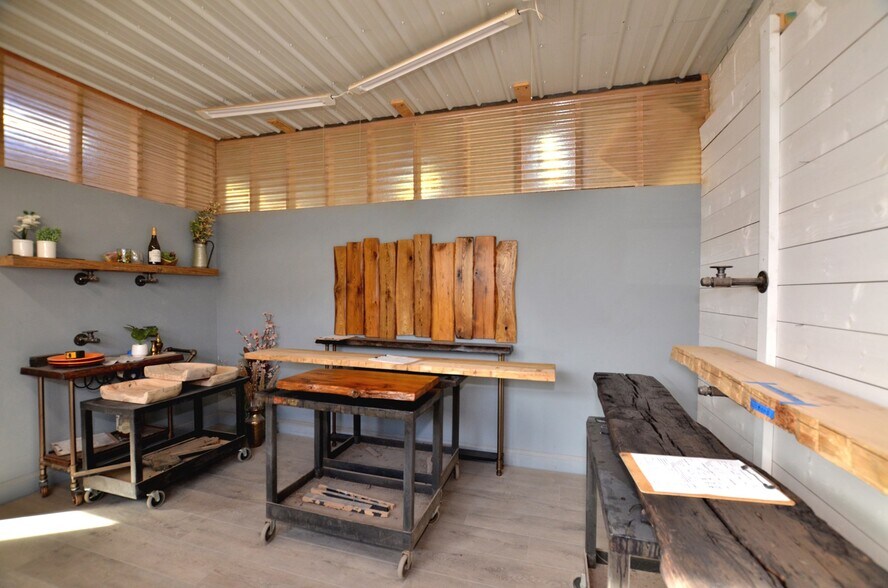 More Photos Of 514 Railroad Ave, Viroqua Manufacturing For Sale