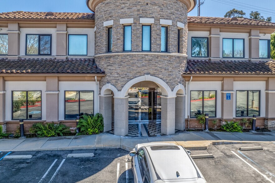 More Photos Of 311 Haigh Rd, Thousand Oaks Medical For Lease