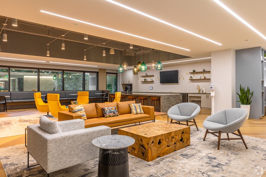 More Photos Of 801 Cherry St, Fort Worth Office For Lease