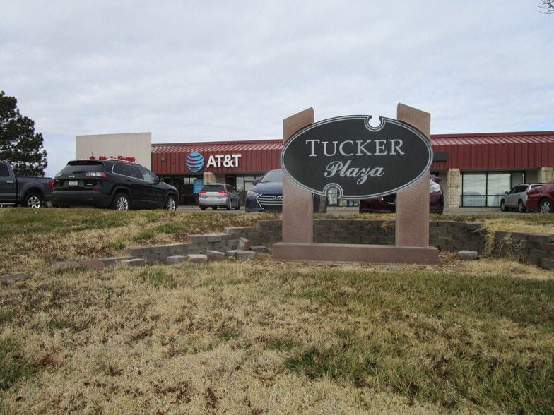More Photos Of 111 E Tucker Rd, Liberal Office For Lease