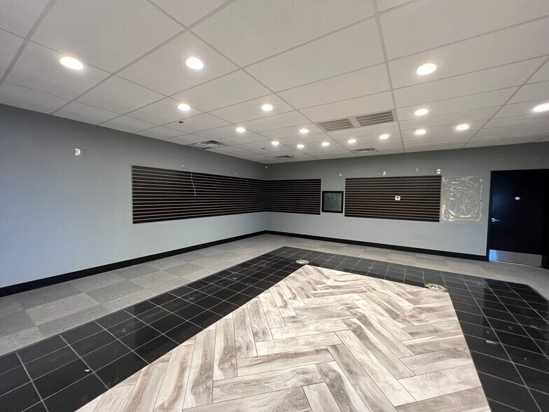 More Photos Of 4000 N May Ave, Oklahoma City Freestanding For Sale