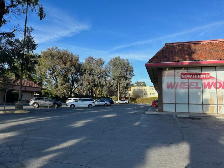 More Photos Of 35382 Newark Blvd, Newark Freestanding For Lease