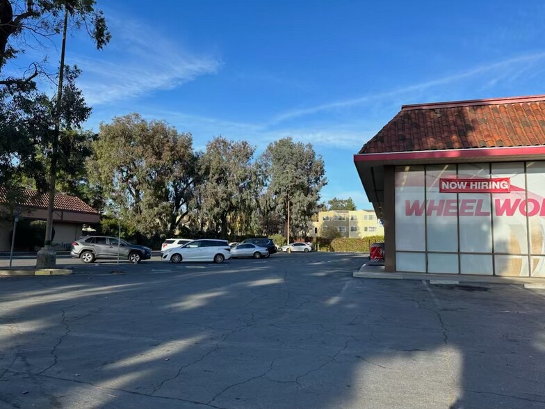 More Photos Of 35382 Newark Blvd, Newark Freestanding For Lease