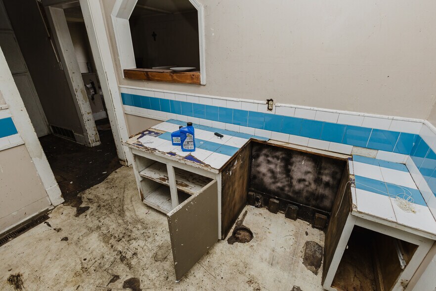 More Photos Of 123 E Madison Ave, Arkansas City Apartments For Sale