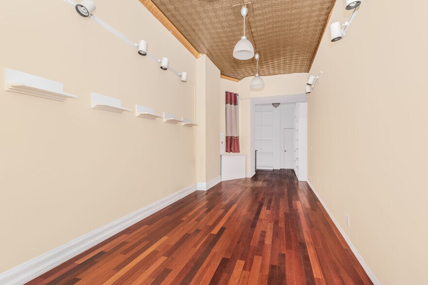 More Photos Of 319 W 47th St, New York Apartments For Lease