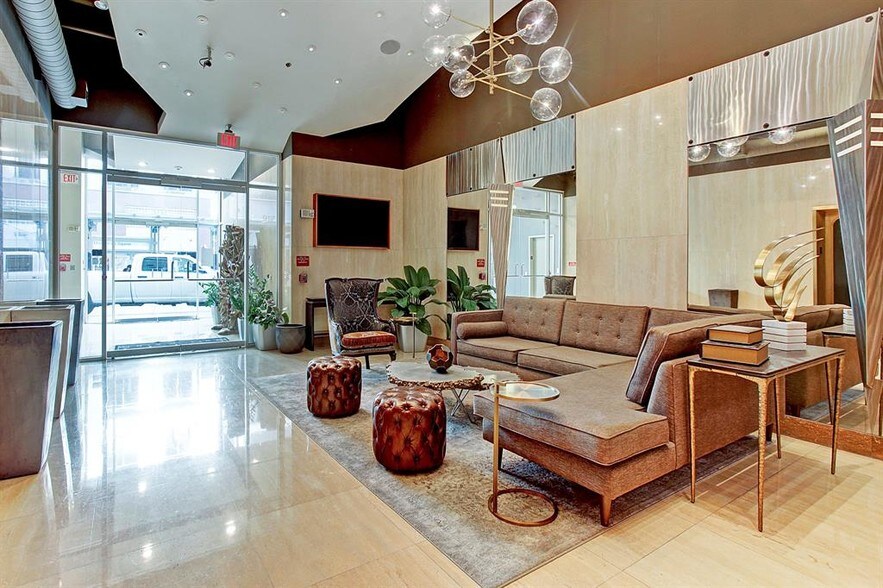 More Photos Of 917 Main St, Houston Multifamily For Sale