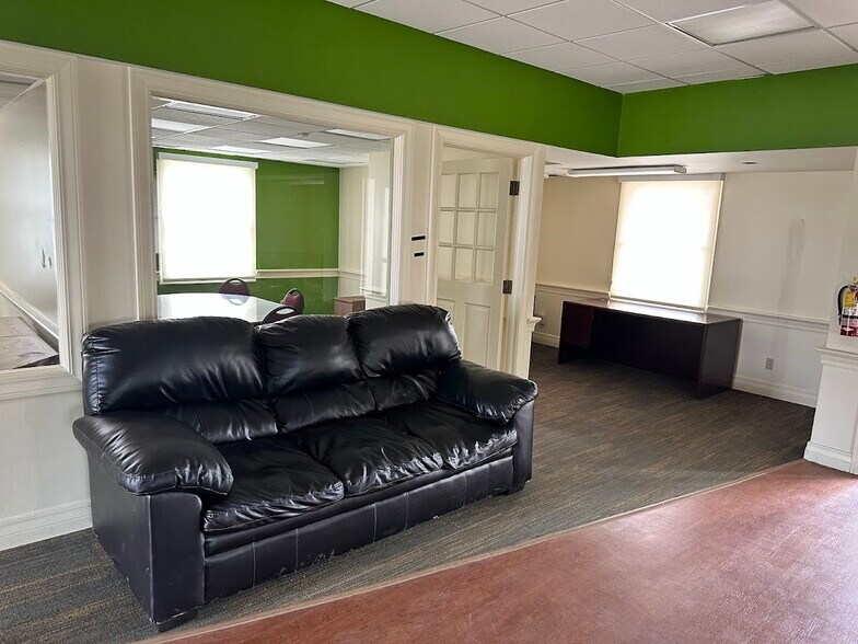 More Photos Of 327 E 3rd St, Uhrichsville Bank For Sale