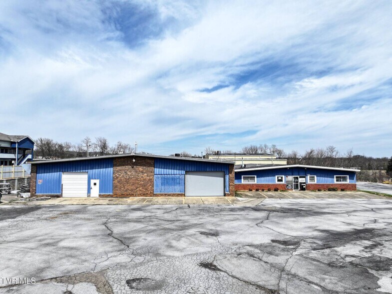 More Photos Of 965 E Andrew Johnson Hwy, Greeneville Light Distribution For Sale
