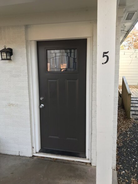 More Photos Of 511 W Cleveland St, Alvin Apartments For Sale
