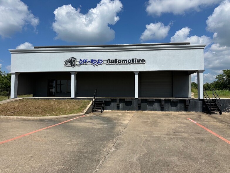 Primary Photo Of 3111 S Travis St, Sherman Distribution For Lease