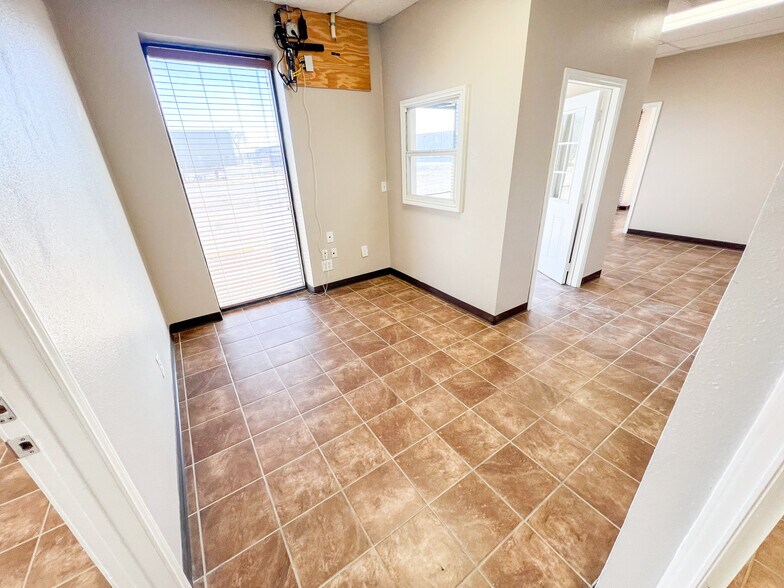 More Photos Of 12620 W County Road 133, Odessa Warehouse For Lease