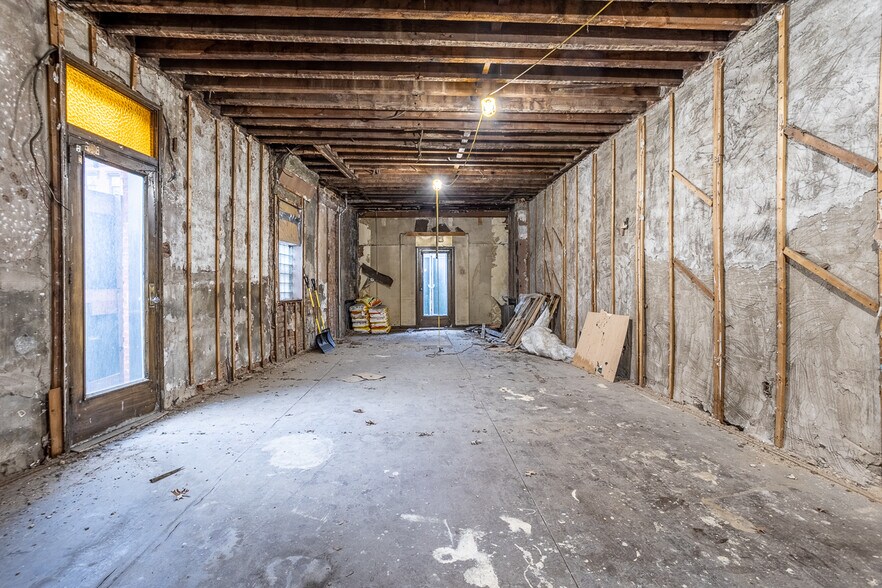 More Photos Of 321-323 Court St, Brooklyn Storefront Retail Residential For Lease