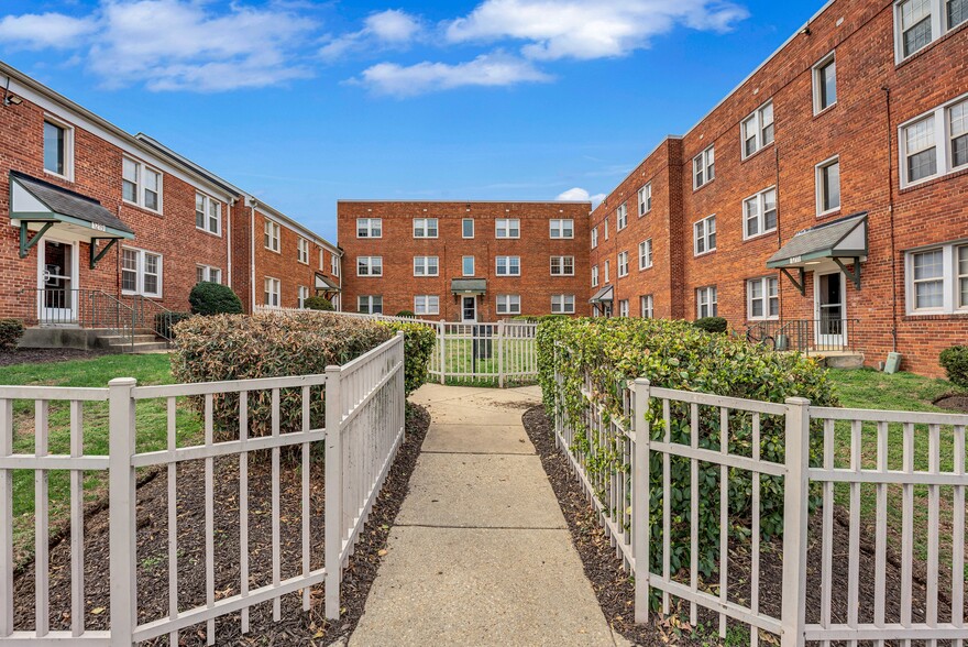 Primary Photo Of 1201 Benning Rd, Capitol Heights Apartments For Sale