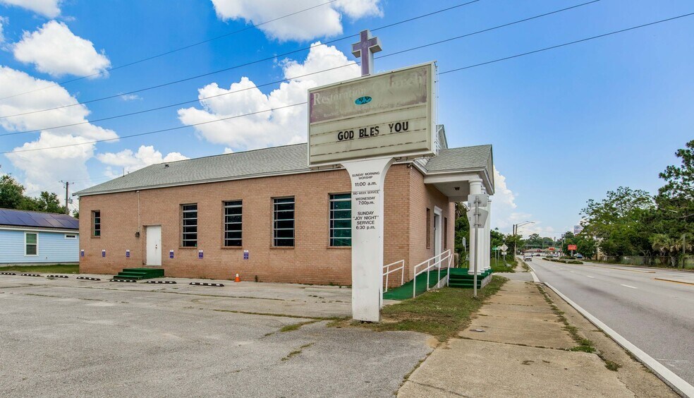 More Photos Of 900 W Cervantes St, Pensacola Religious Facility For Sale