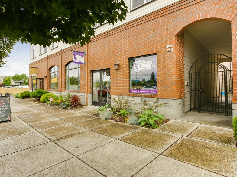 More Photos Of 1647 NE Market Dr, Fairview Apartments For Sale