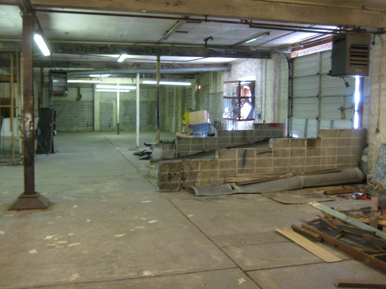 More Photos Of 1514 S Monroe St, Tallahassee Warehouse For Lease