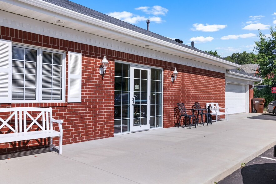 More Photos Of 16394 Glory Ln, Eden Prairie Funeral Home For Sale