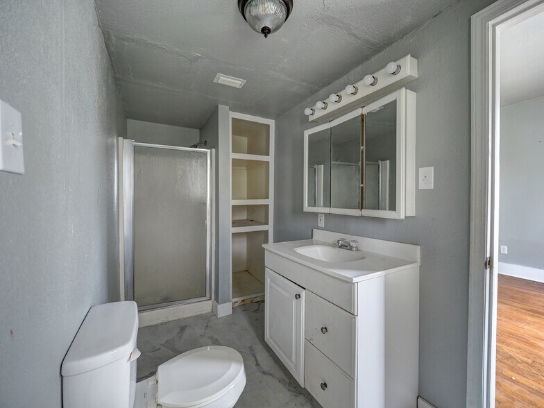 More Photos Of 1106 E Huisache Ave, Kingsville Apartments For Sale
