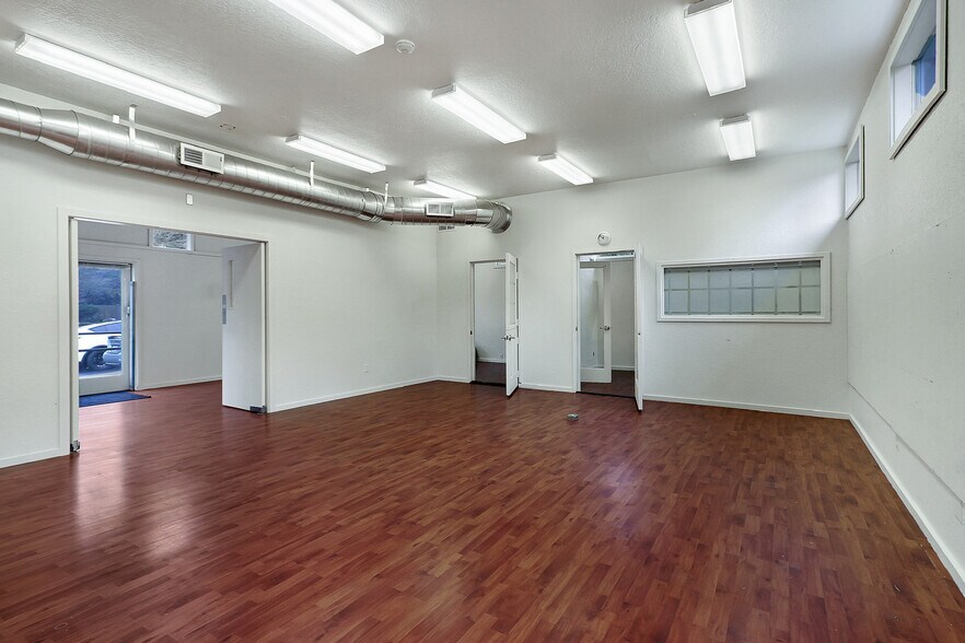 More Photos Of 23631 Edmonds Way, Edmonds Warehouse For Sale