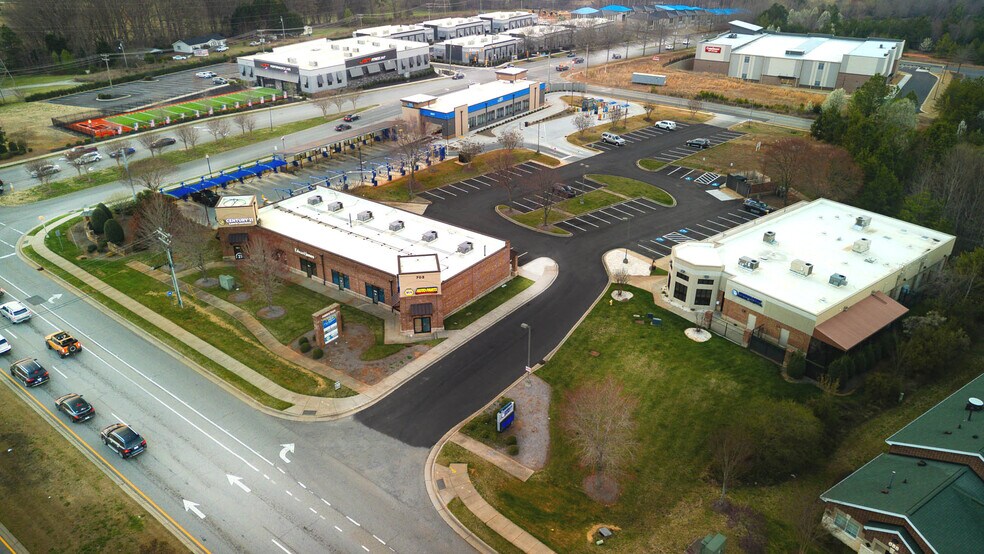 More Photos Of 702 Brawley School Rd, Mooresville Storefront Retail Office For Lease