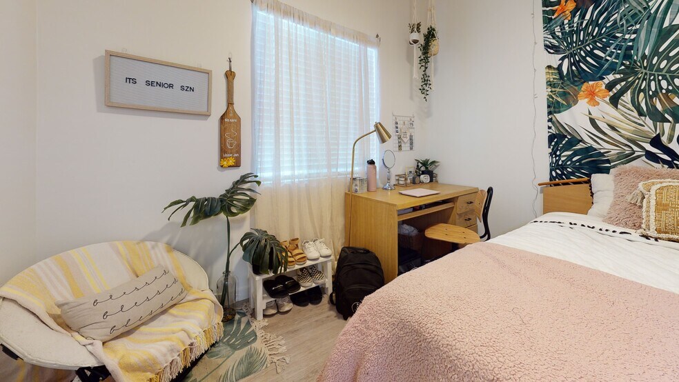 More Photos Of 5270-72 Manhasset Dr @ Redding Dr, San Diego Apartments For Sale