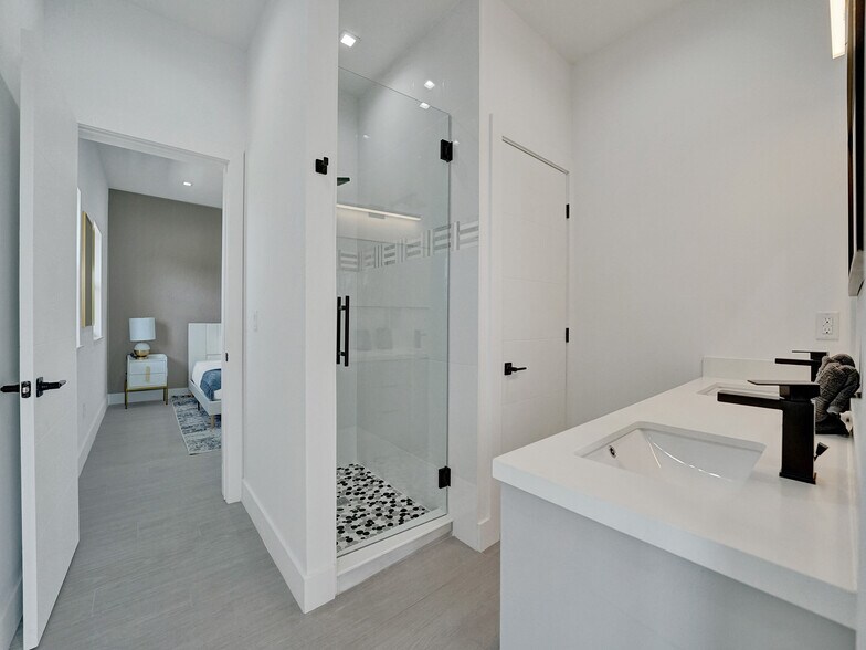 More Photos Of 1220-1226 NE 15th Ave, Fort Lauderdale Apartments For Sale