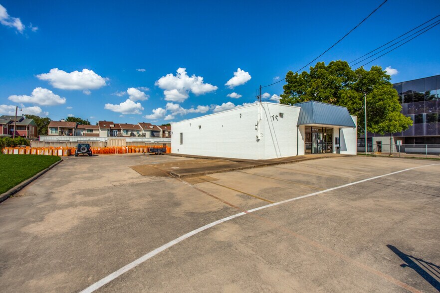 More Photos Of 502 N Haskell Ave, Dallas Office For Sale