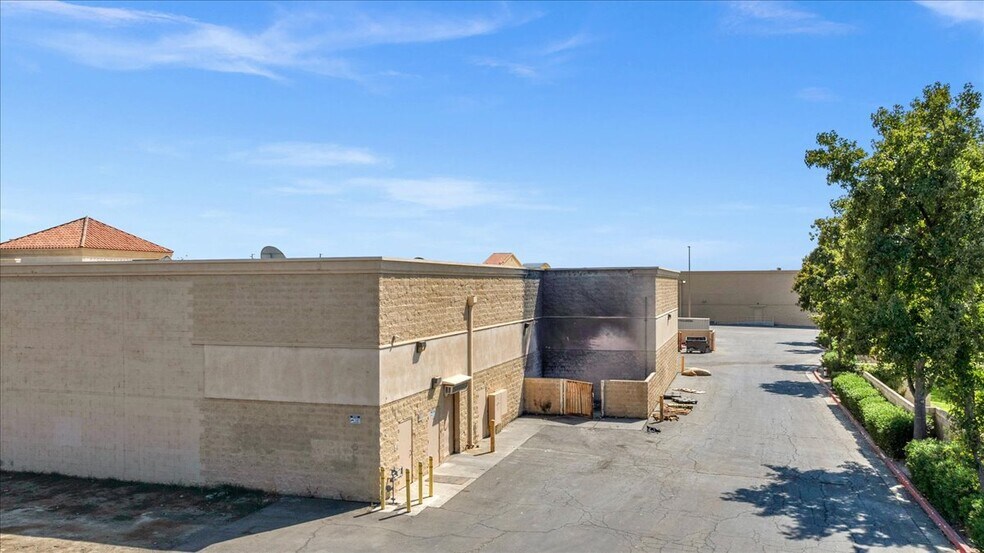 More Photos Of 580 N 11th Ave, Hanford Freestanding For Lease