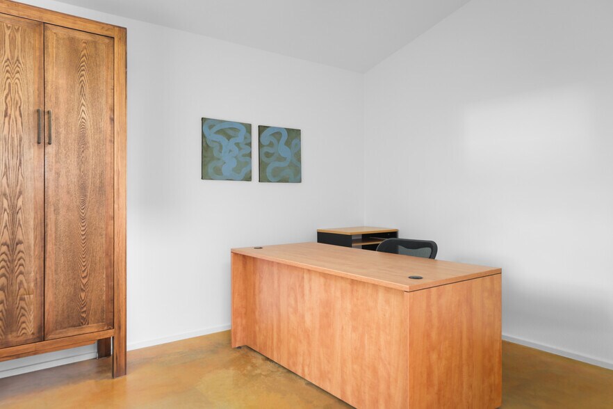 More Photos Of 900 W North Loop Blvd, Austin Loft Creative Space For Sale