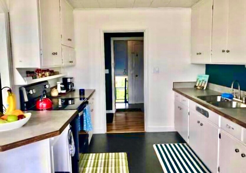 More Photos Of 231 Lincoln St, Sitka Apartments For Sale