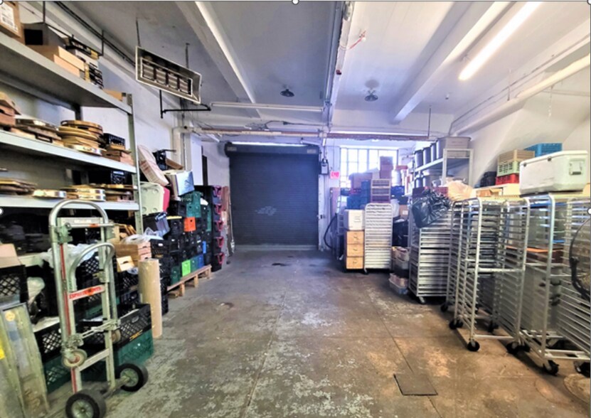 More Photos Of 40-29 27th St, Long Island City Warehouse For Lease