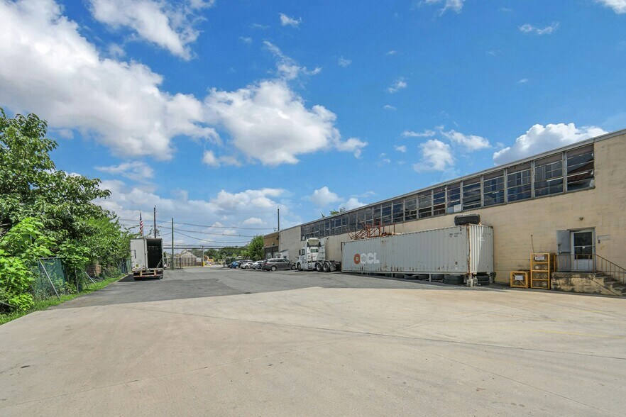 More Photos Of 370 Bergen Ave, Kearny Warehouse For Lease