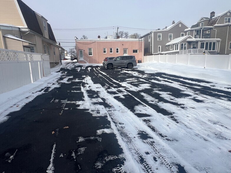 More Photos Of 228-240 Montgomery St, Bloomfield Office For Lease