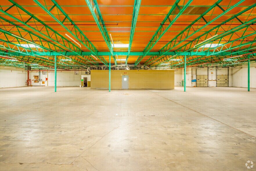 More Photos Of 523 Urban Loop, San Antonio Warehouse For Lease