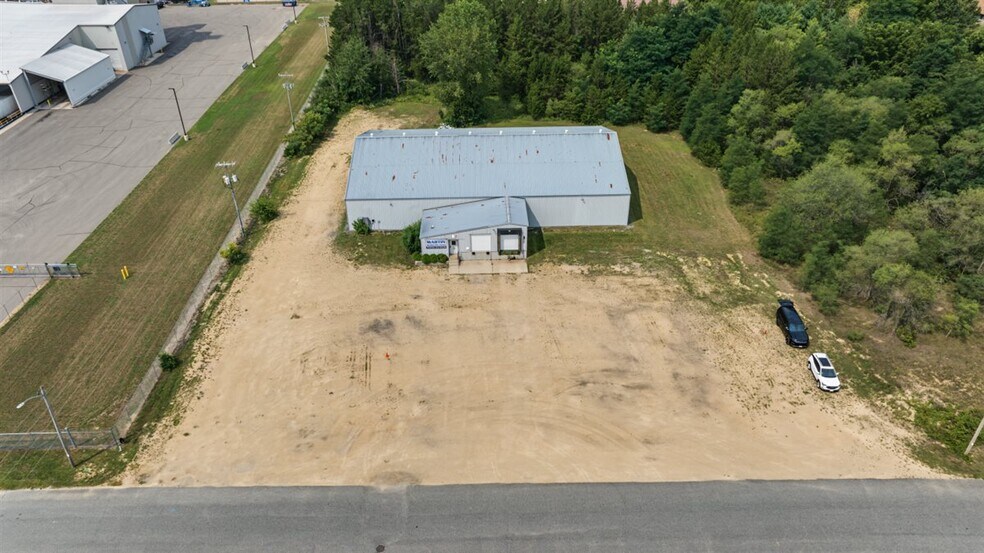 More Photos Of 211 Toro Rd, Tomah Warehouse For Lease