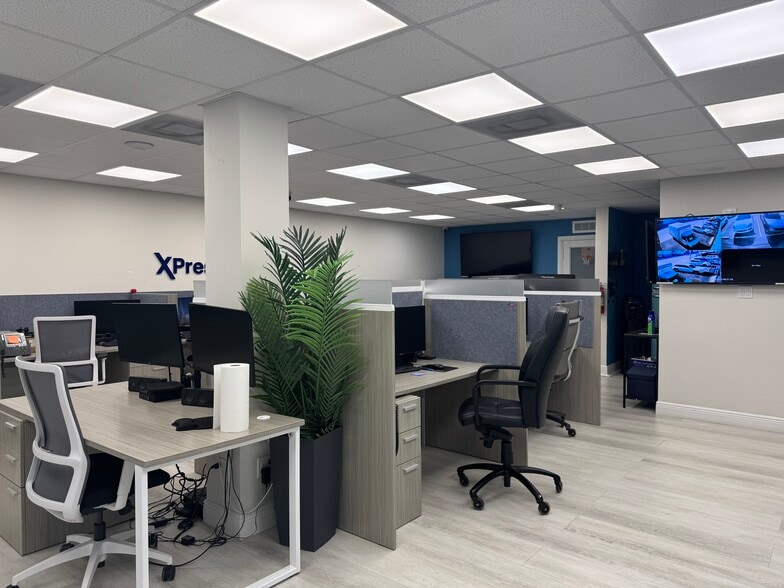 More Photos Of 2200-2208 SW 59th Ave, West Park Warehouse For Sale