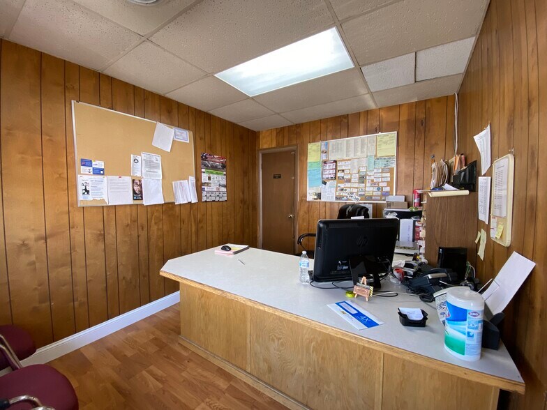 More Photos Of 943 N Boonville Ave, Springfield Office For Sale