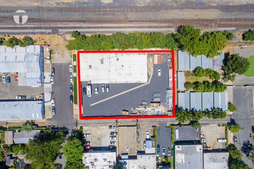 More Photos Of 205 23rd St, Sacramento Flex For Sale