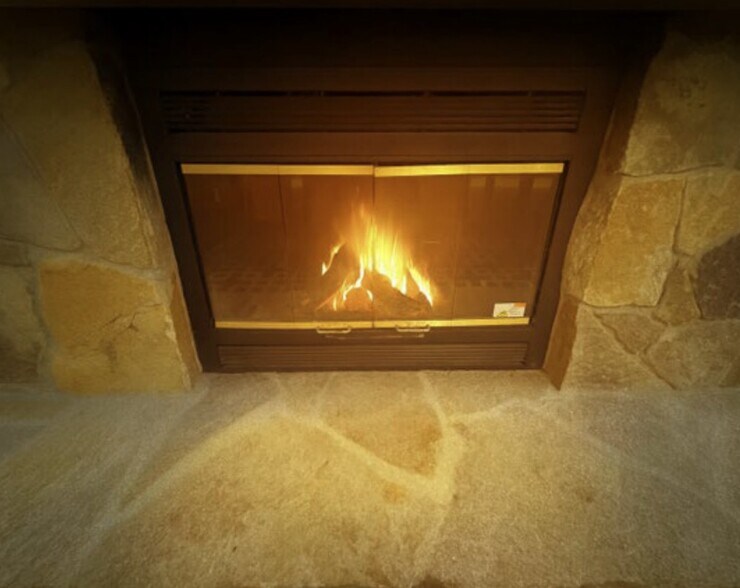 More Photos Of 35 Hurricane Ln, Williston Hotel For Sale