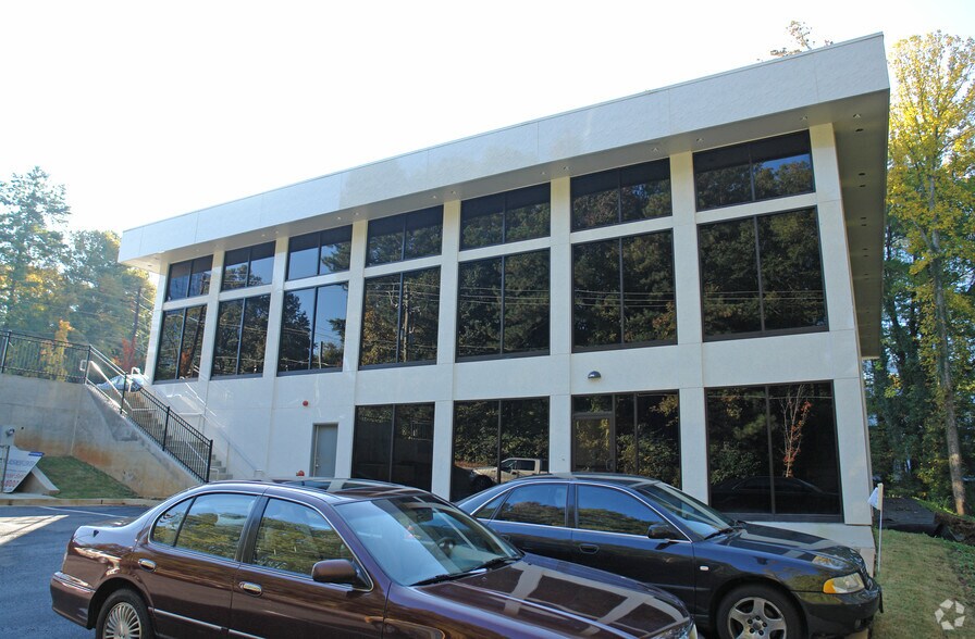 More Photos Of 3006 Clairmont Rd, Atlanta Office For Lease
