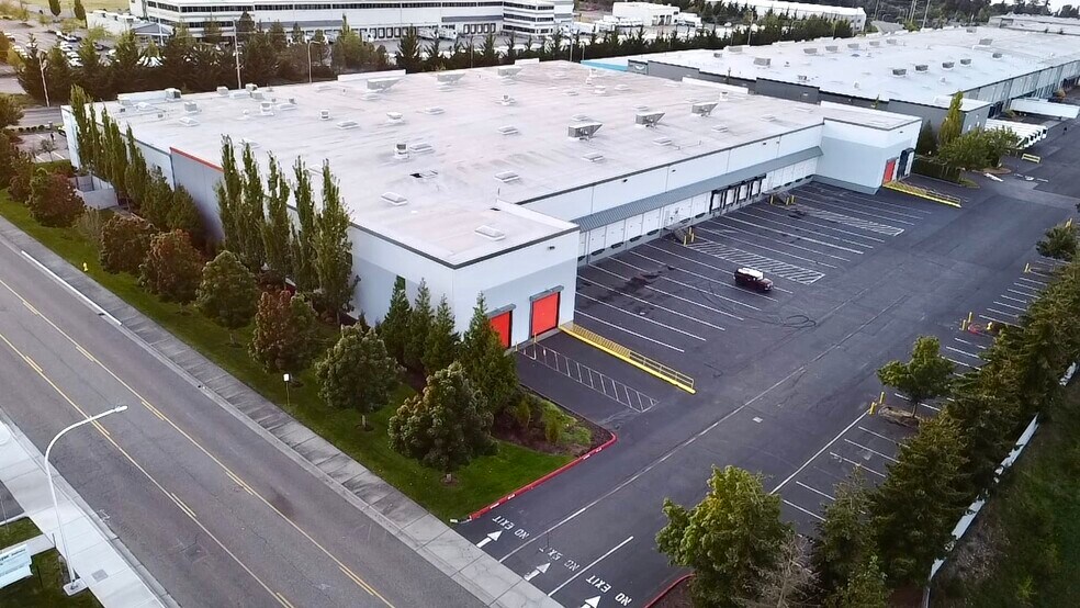 More Photos Of 6611 Associated Blvd, Everett Warehouse For Sale