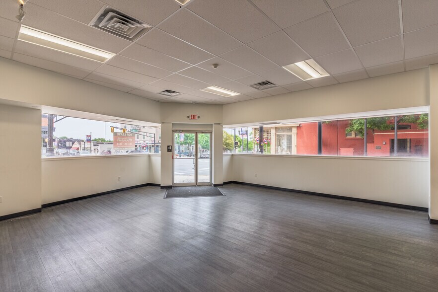 More Photos Of 3903 Lincoln Hwy, Thorndale Freestanding For Lease