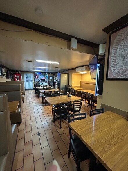 More Photos Of 1307 S Main St, Santa Ana Restaurant For Sale
