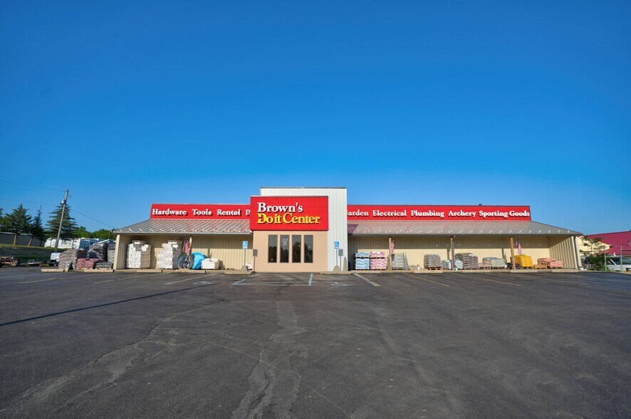 More Photos Of 7281 S State Rd, Goodrich Freestanding For Sale